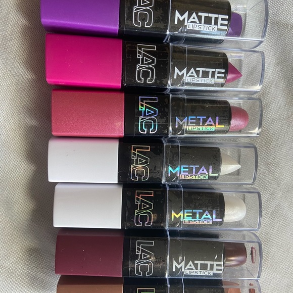 Makeup - Picture 8 of 12